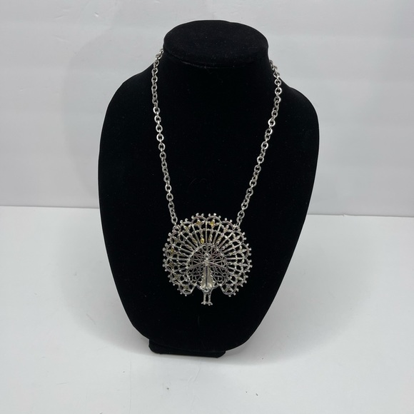 Vintage Gold Crown Peacock Pendant Necklace - Picture 3 of 4